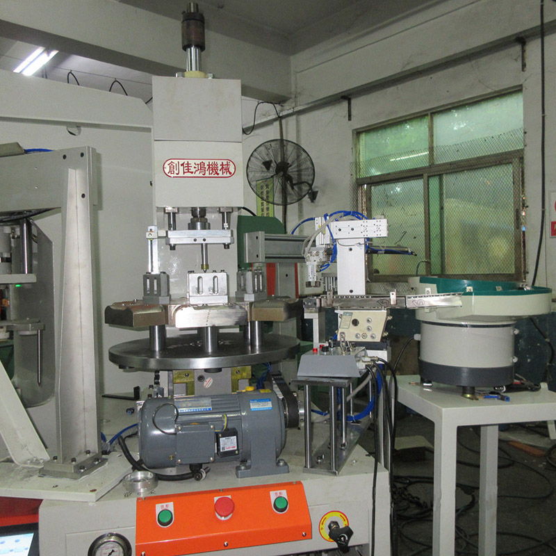 全自動(dòng)四柱沖壓機(jī)